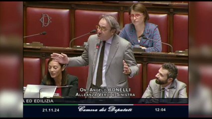 Bonelli in aula alla Camera canta "Il ragazzo della via Gluck"