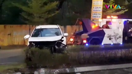 DETIK-DETIK Mobil yang Dikendarai SISWA SMP Terjun ke Kali