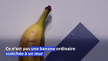 Une banane proclamée oeuvre d'art vendue 6,2 millions de dollars à New York