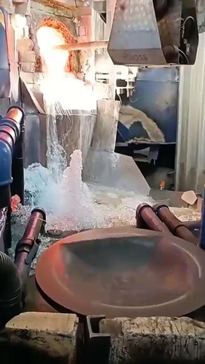 Crystal machine making a platter