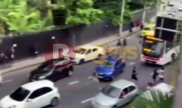 Adolescentes fazem arrastão em praia e assustam pedestres; veja