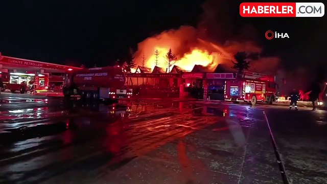 Afyonkarahisar'da Akaryakıt İstasyonunda Yangın Çıktı