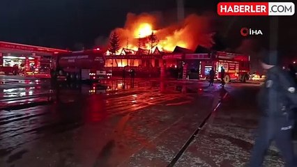 Akaryakıt İstasyonundaki Restoranda Yangın: 7 Yaralı