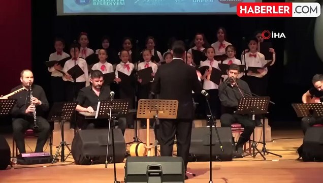 Kütahya'da Miniklerden Unutulmaz Türk Halk Müziği Konseri