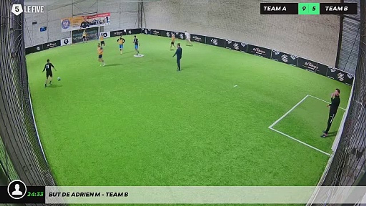 But de Adrien M - Team B