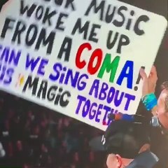 Un moment magique : un fan chante 'Magic' avec Coldplay, la chanson qui l'a sorti du coma