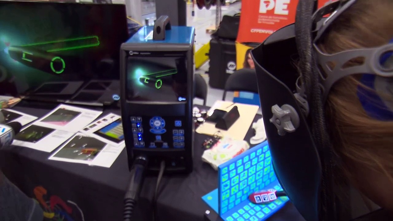 Susciter la curiosité technologique des jeunes :  la Journée des Accros de la Techno