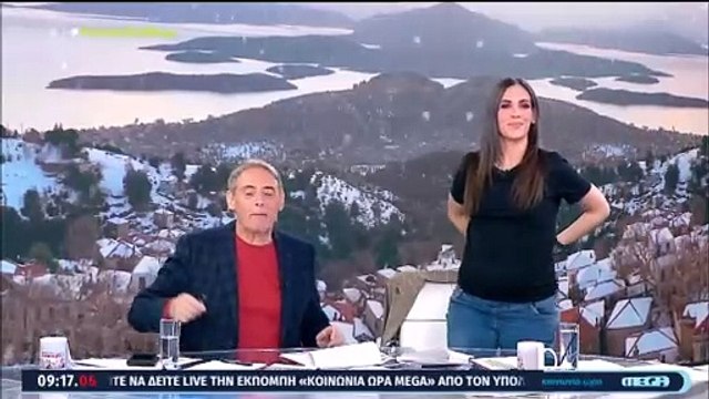 Η Ανθή Βούλγαρη φούσκωσε πολύ! Η μπλούζα που φανέρωσε την κοιλίτσα και η εμφάνιση με τζιν παντελόνι