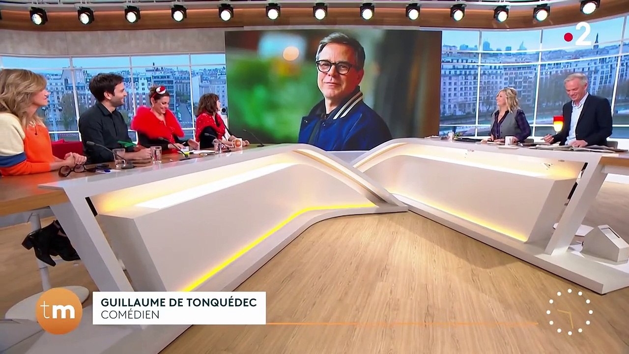 Valérie Bonneton reçoit une belle déclaration d'amour dans Télématin, sur France 2.