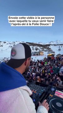 Alors tu penses à qui ? 🎉 La Folie Douce, c’est l’après-ski parfait ! 🎶⛷️ Musique, danse, et ambiance de fête en montagne dès l’après-midi. Une super façon de finir ta journée de ski entre potes ! ❄️🍹 🎁 Tous nos bons plans à retrouver en bio ! ❤️‍