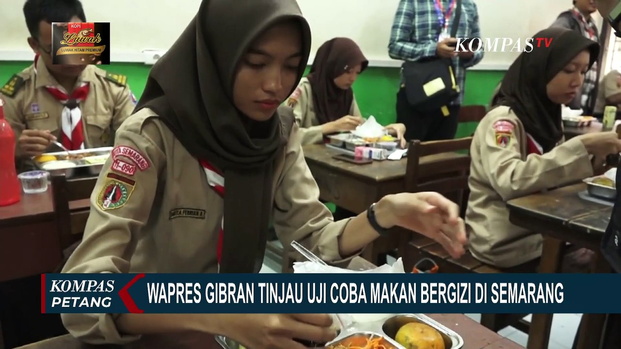 Tinjau Makan Bergizi Gratis di SMK 7 Semarang, Wapres Gibran Naik Pesawat Komersial