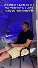 Marido leva videogame para maternidade e viraliza