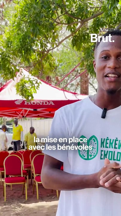 Il lutte contre la pollution plastique avec des poubelles portatives