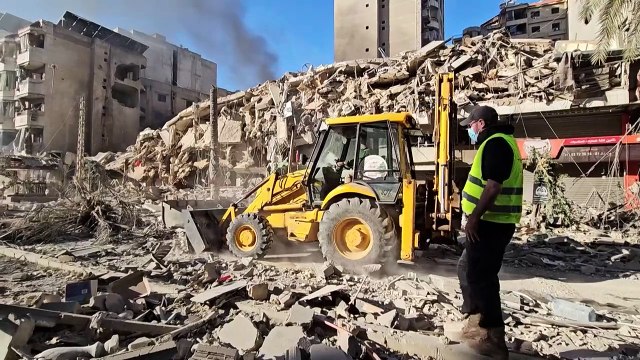 أكوام من الركام في حارة حريك في ضاحية بيروت الجنوبية
