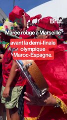 Marée rouge à Marseille avant la demi-finale olympique Maroc-Espagne.