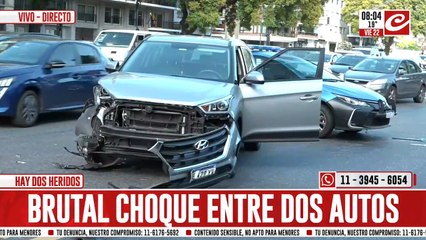 Brutal choque entre dos autos en Palermo: hay heridos