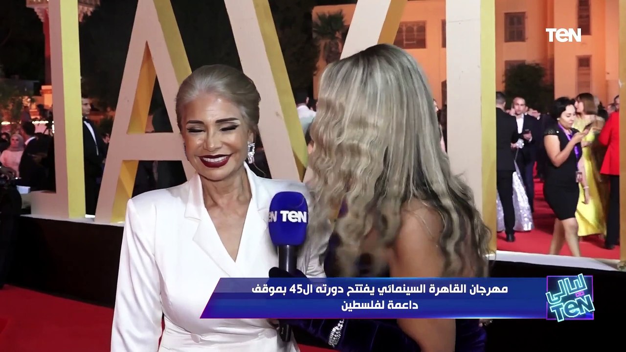 بوسي شلبي تفاجئ النجمة الكبيرة سوسن بدر على الهواء.. ورد غير متوقع من النفانة