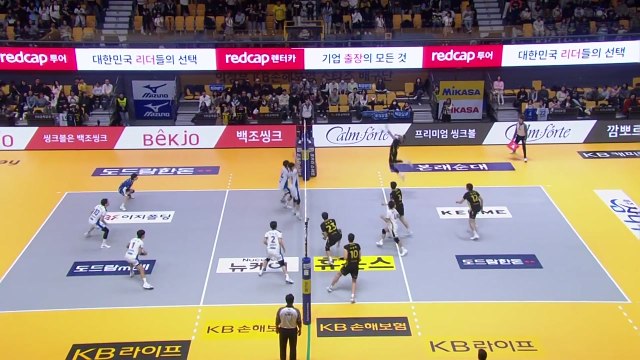 KB손해보험, 삼성화재 제물로 첫 '연승'...페퍼저축은행 7연패 탈출 / YTN