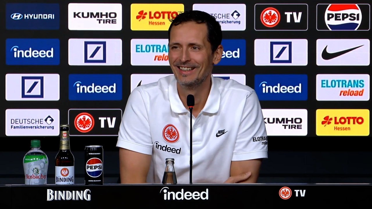 Toppmöller lacht: 'Woher weißt du, dass ich um 7.30 Uhr aufstehe?'