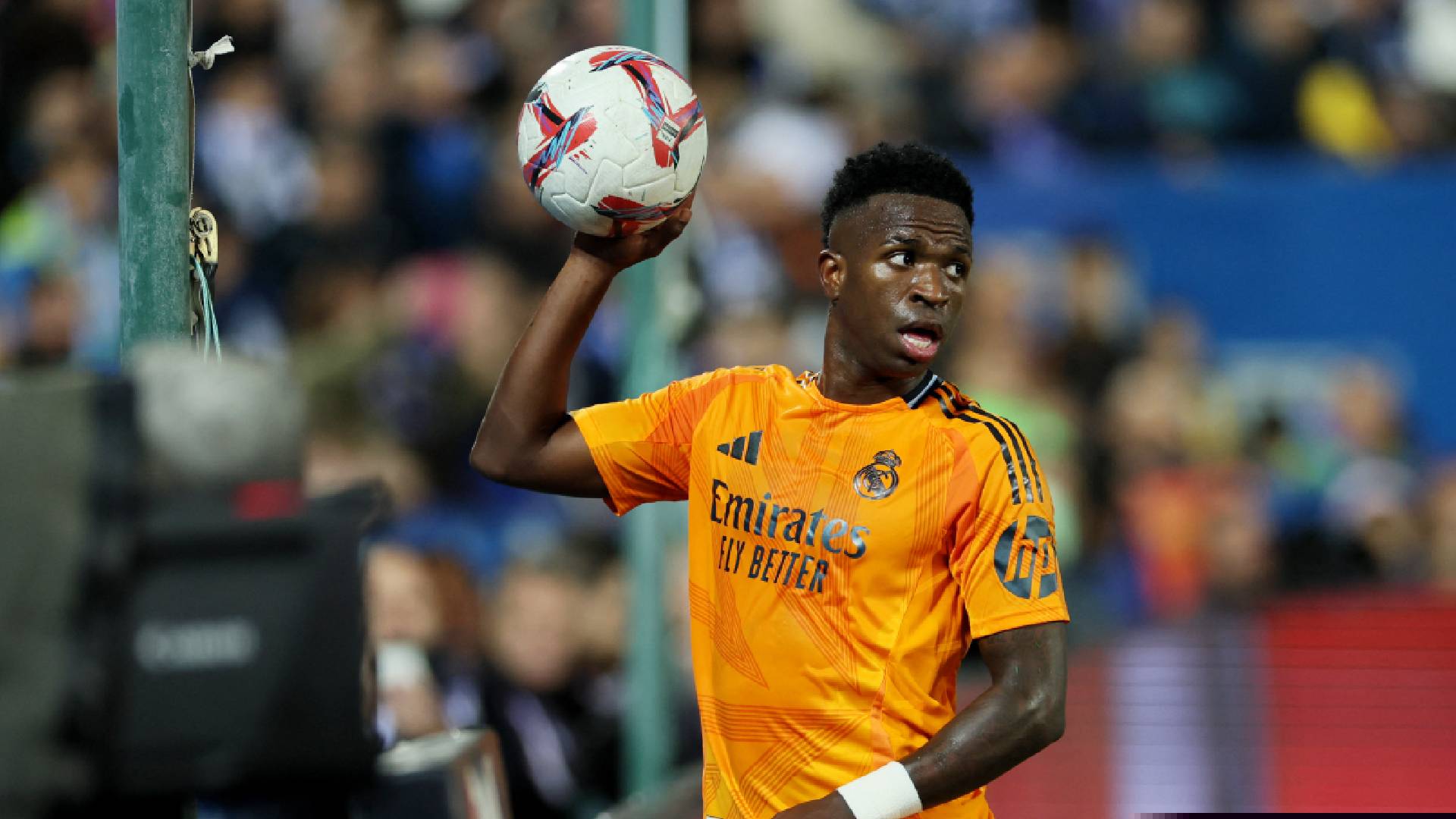 Revelan a Vinicius su origen