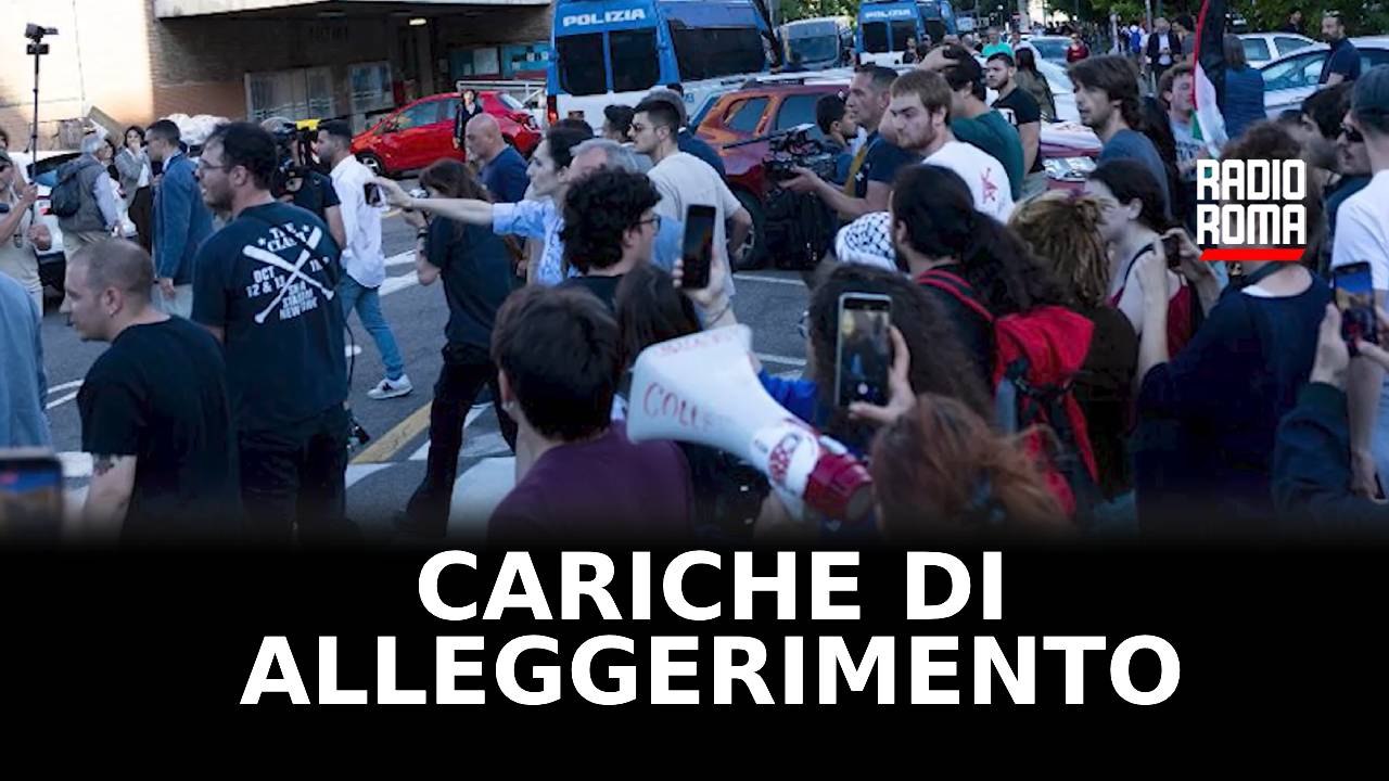 Tensioni a La Sapienza, cariche alleggerimento della polizia