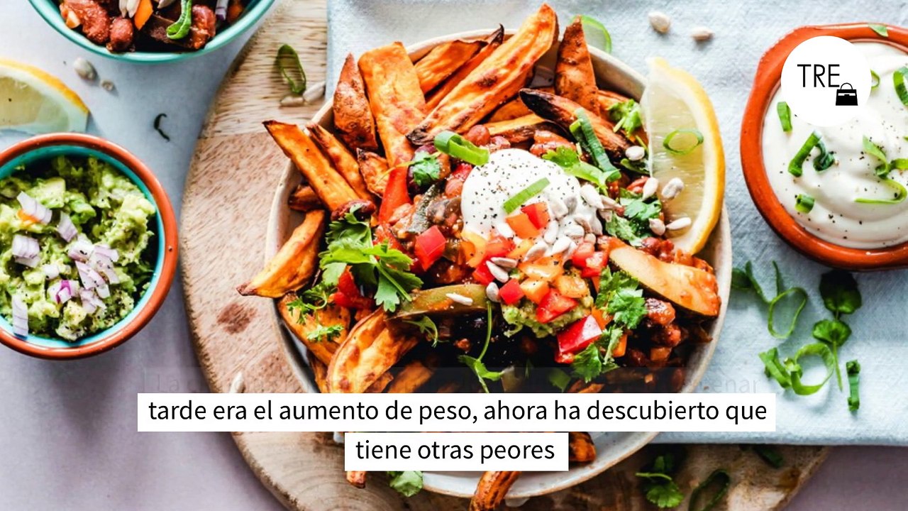 La ciencia creía que la principal consecuencia de cenar tarde era el aumento de peso, ahora ha descubierto que tiene otras peores