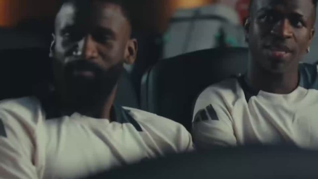 El vacile de Courtois a Vinicius a propósito del karaoke: la respuesta de Vinicius es oro