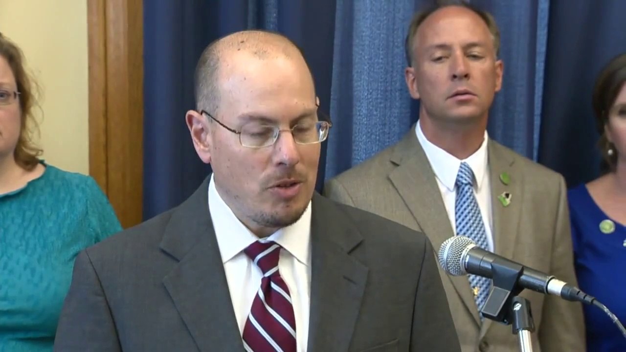 Sandy Hook: Families Push For Privacy Bill