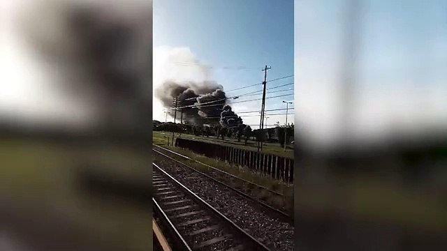 Incendio de trenes en desuso en los talleres ferroviarios de Haedo