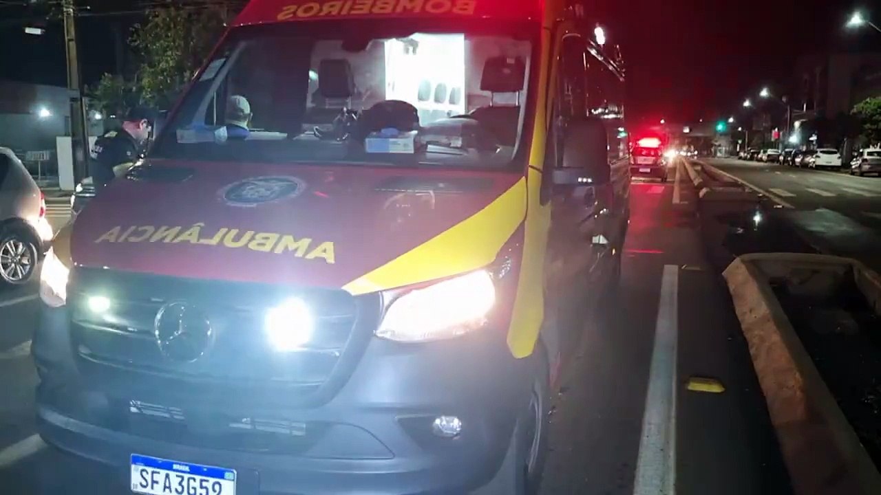 Motociclista fica ferido em acidente na Avenida Carlos Gomes