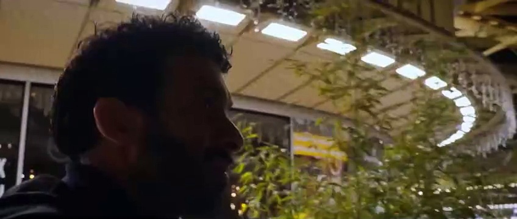 Mustapha El Atrassi - La Vie Est Folle | movie | 2020 | Official Clip