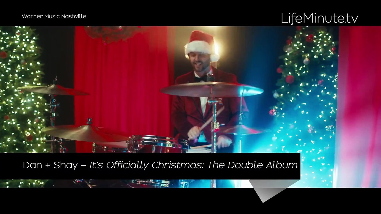 Hot New Holiday Music: Kelly Clarkson, Jimmy Fallon, Jennifer Hudson, Vince Gill and Amy Grant, and More