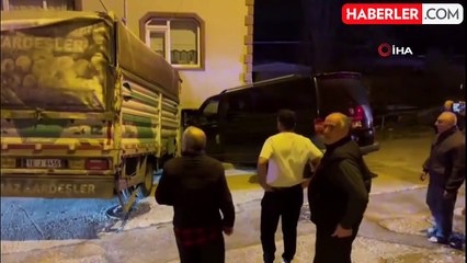 Şiddetli Lodos Kamyoneti Evin Salonuna Sürükledi