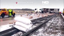 Incidente mortale su un'autostrada polacca in mezzo alla prima neve