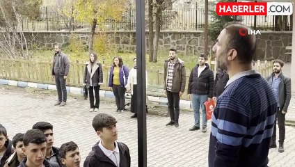 Depremzede Öğretmenin Azmi: Öğrencilerine Işık Oluyor