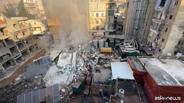 Edifici distrutti e macerie dopo un raid a israeliano a Beirut