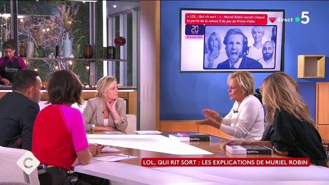 Invitée sur le plateau de l'émission C à Vous, Muriel Robin a accepté de parler des rumeurs qui la concernaient au sujet d'une violente altercation qu'elle aurait eue avec l'humoriste Artus.Muriel Robin dans C à Vous, France 5