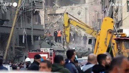 Raid israeliano nel centro di Beirut, distrutto un edificio di 8 piani