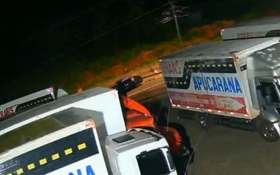 Câmera flagra acidente que deixou motociclista gravemente ferido na BR-376 em Apucarana