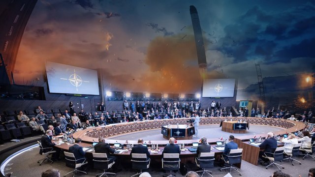 Nóng thế giới: NATO và Ukraine họp khẩn sau vụ Nga tấn công bằng tên lửa đạn đạo Oreshnik