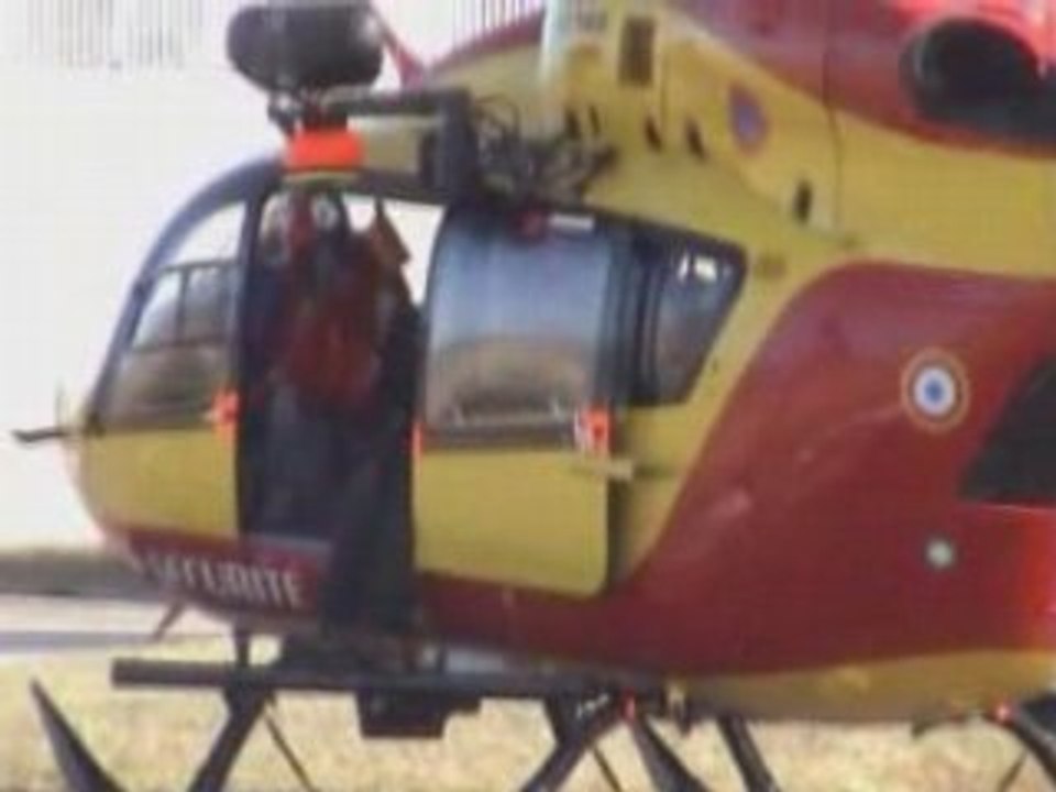 EC 145 DRAGON 74  (base de meythet 74)