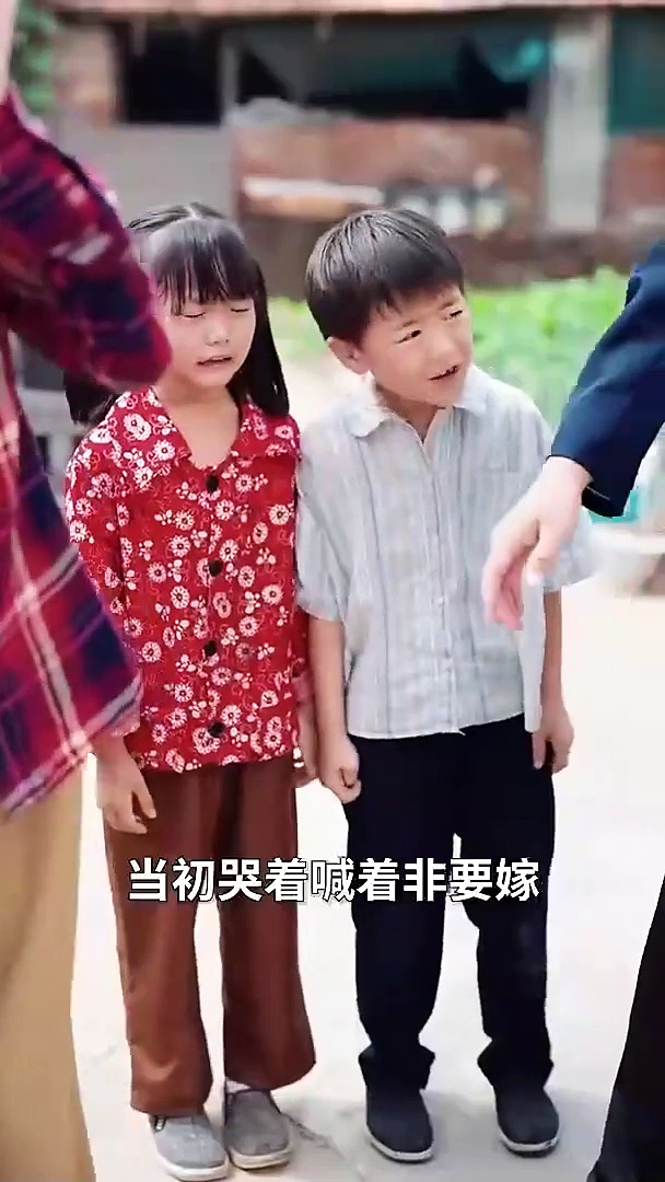 The Trendy Nephew Kneels and Asks for Forgiveness at the Wedding