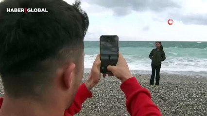 Antalya'da denize giren: Rus turist: “Neden ceket giyiyorsunuz gerçekten sizi anlamıyorum”