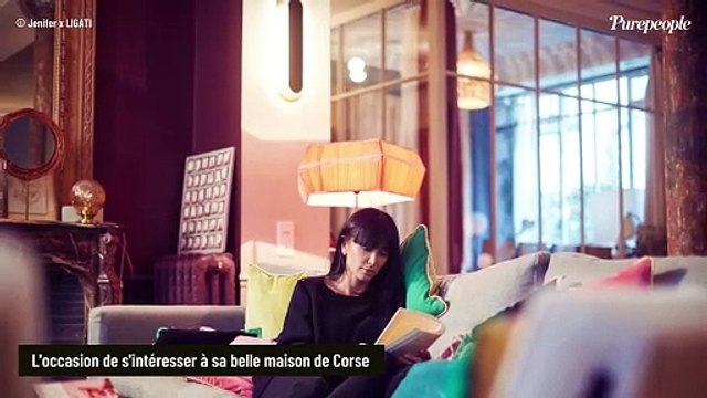 Jenifer : Sa maison en Corse coupée du monde et à la décoration très colorée, un mélange d'ambiances et d'énergies