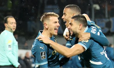 Marseille down Lens to stay in touch with Ligue 1 leaders