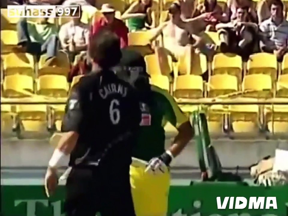 ANDREW SYMONDS 156 RUNS VS NEW ZEALAND @ WELLINGTON IN 2005.