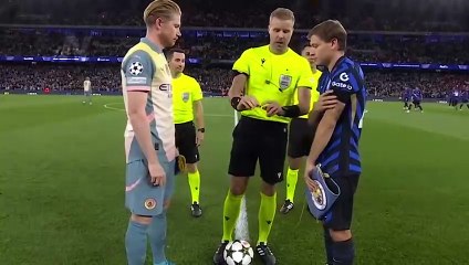 Barella's 2024 Away Clash vs Manchester City ⚽