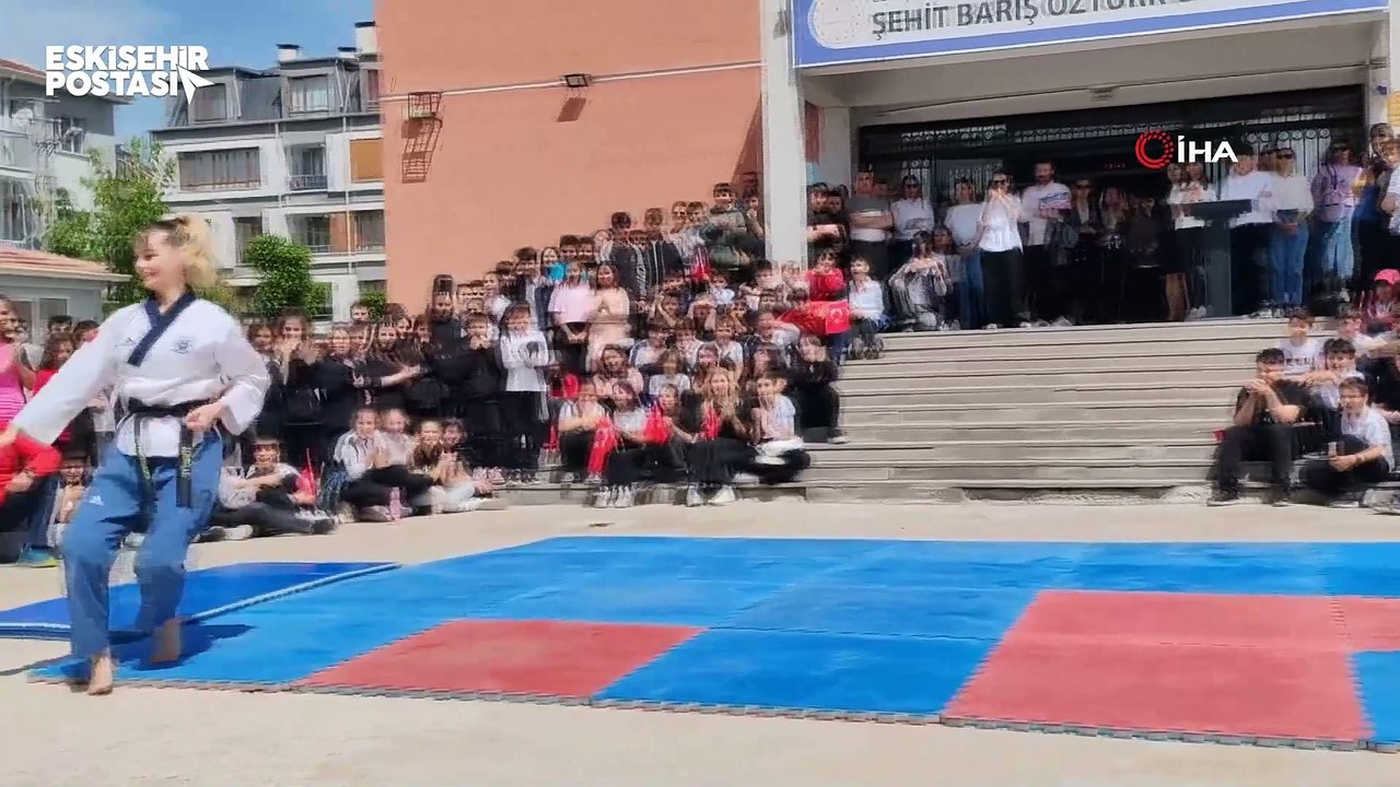 Eskişehir'de dünya şampiyonu öğretmen, öğrencilerine ilham oluyor