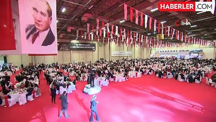 Büyükçekmece'de binlerce öğretmen "Öğretmenler Günü Balosu"nda buluştu