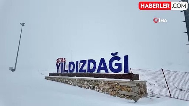 Yıldız Dağı Kayak Merkezi'nde Kar Kalınlığı 10 Santimetreye Ulaştı